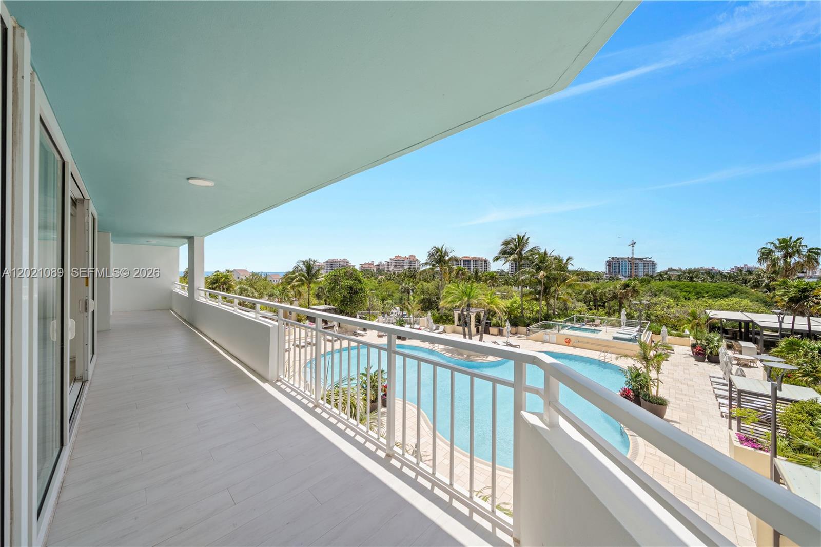 400 S Pointe Dr #409, Miami Beach FL 33139