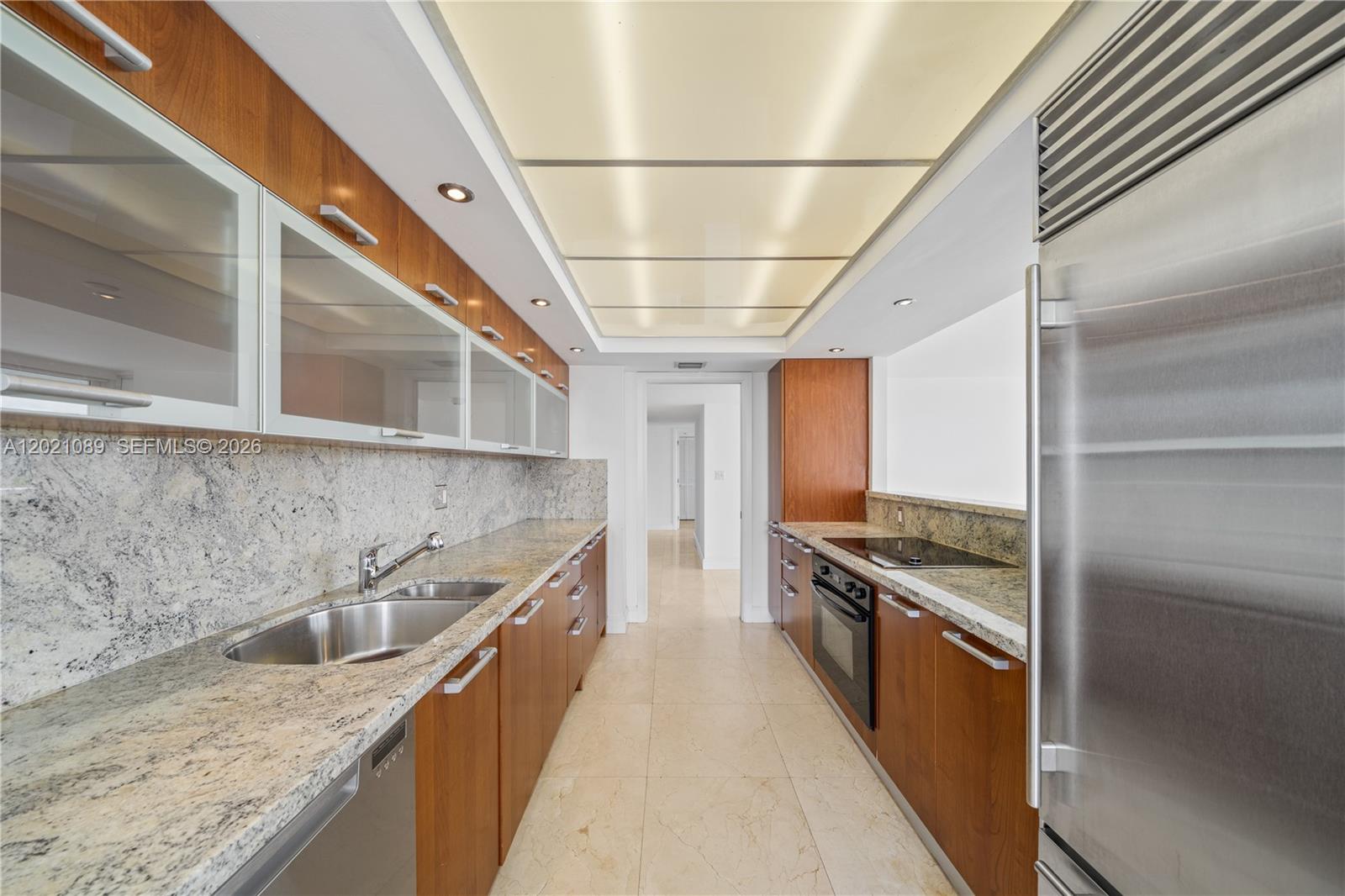 400 S Pointe Dr #409, Miami Beach FL 33139