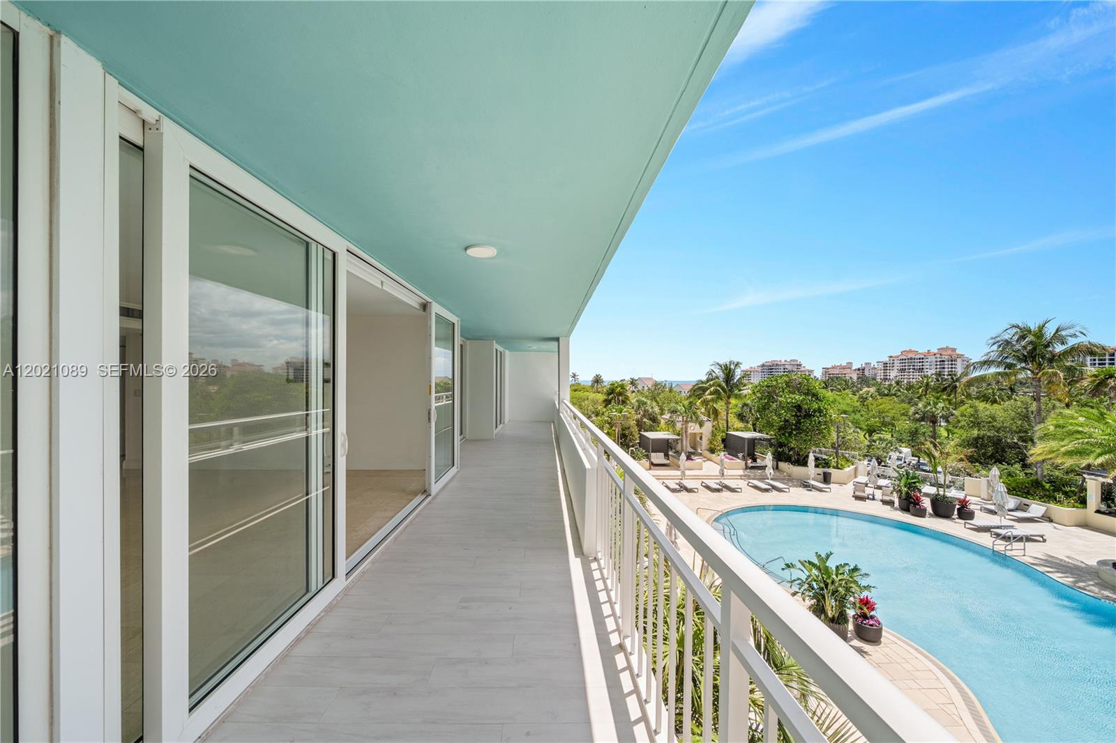 400 S Pointe Dr #409, Miami Beach FL 33139