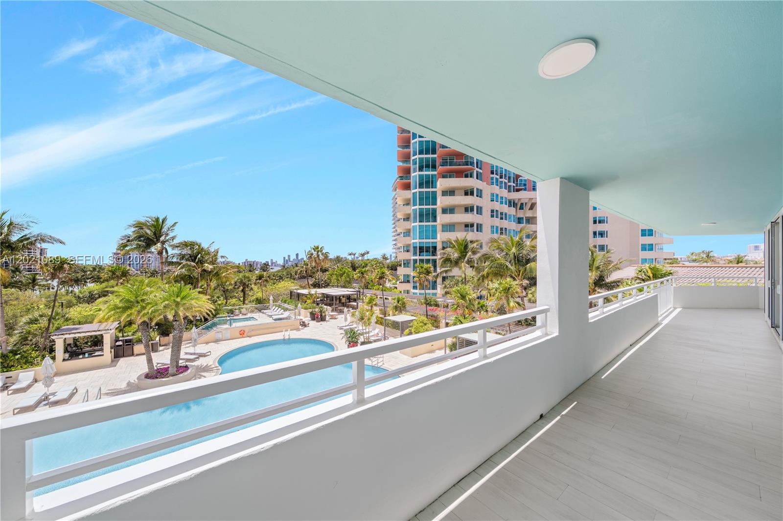 400 S Pointe Dr #409, Miami Beach FL 33139