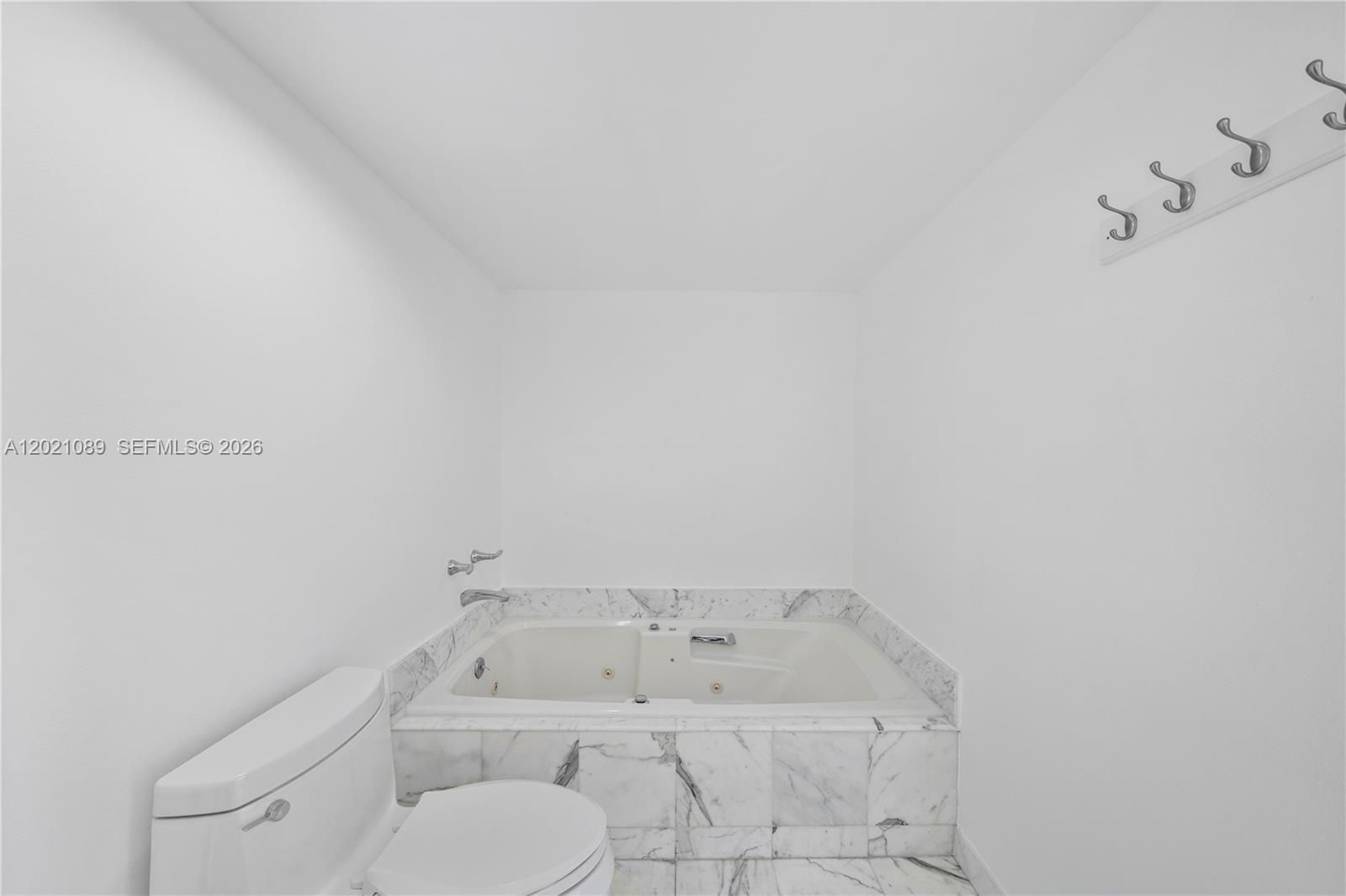 400 S Pointe Dr #409, Miami Beach FL 33139