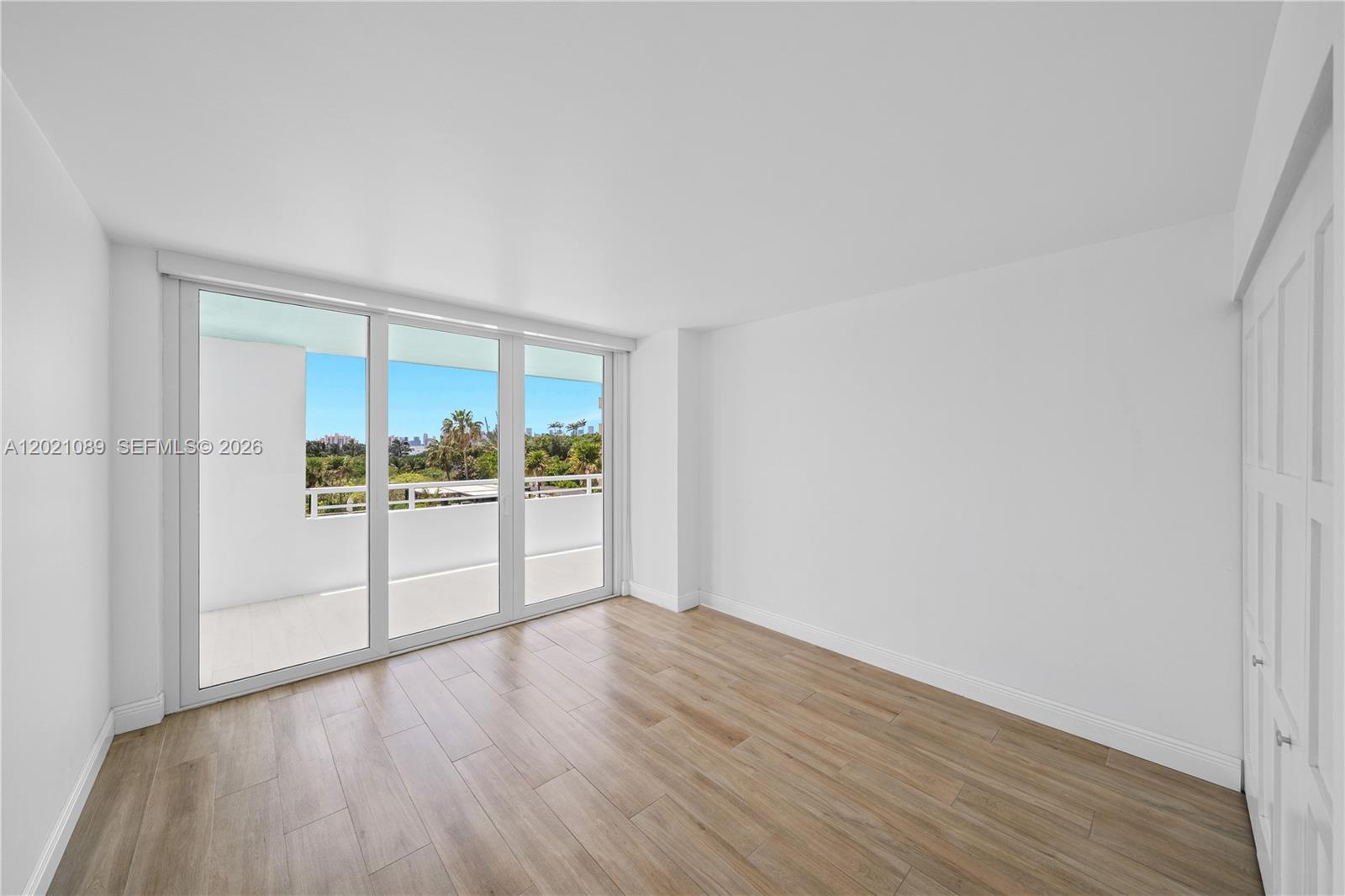 400 S Pointe Dr #409, Miami Beach FL 33139