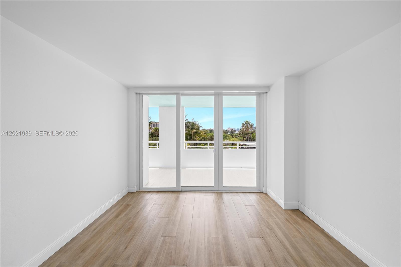 400 S Pointe Dr #409, Miami Beach FL 33139