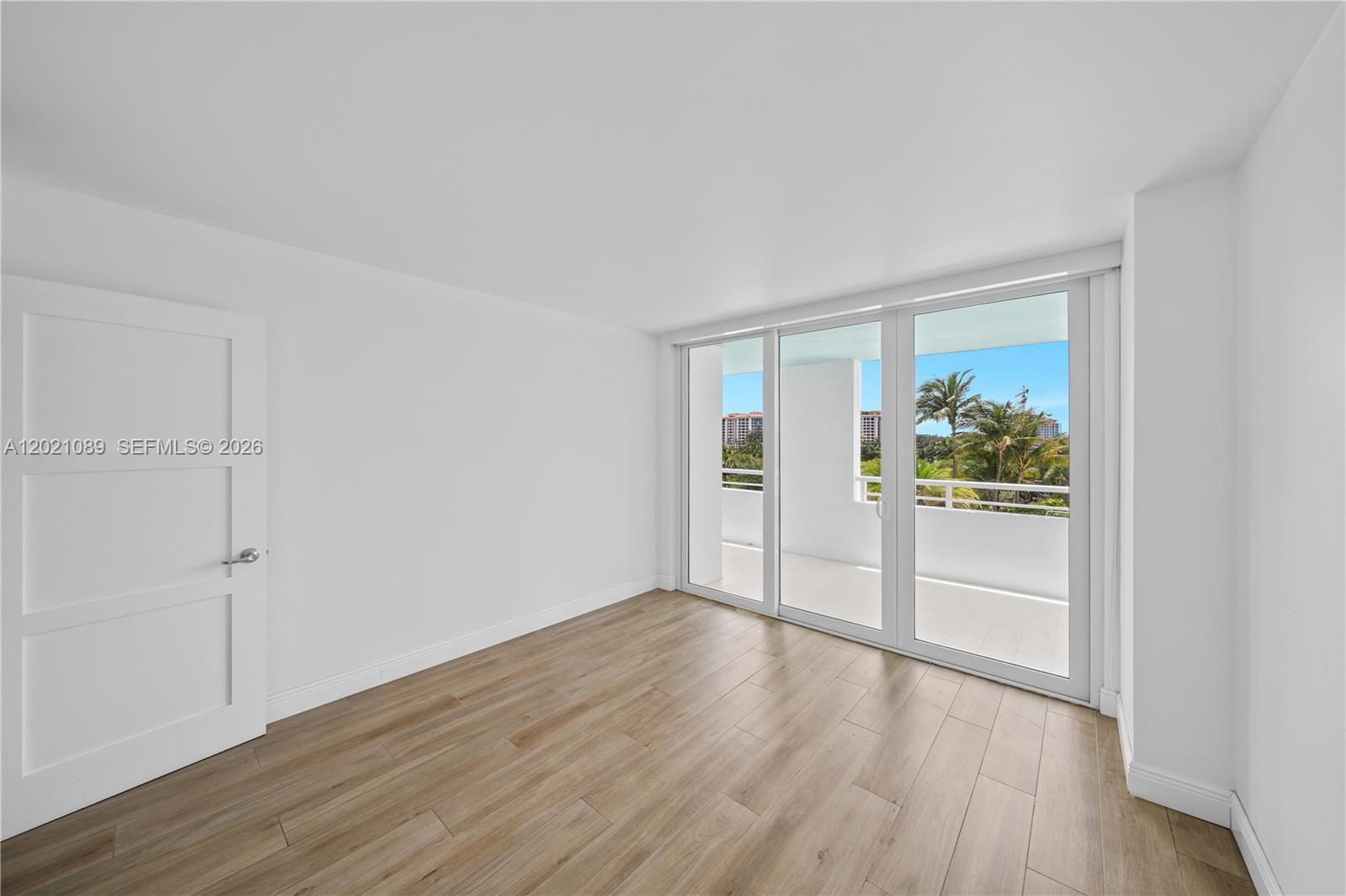 400 S Pointe Dr #409, Miami Beach FL 33139