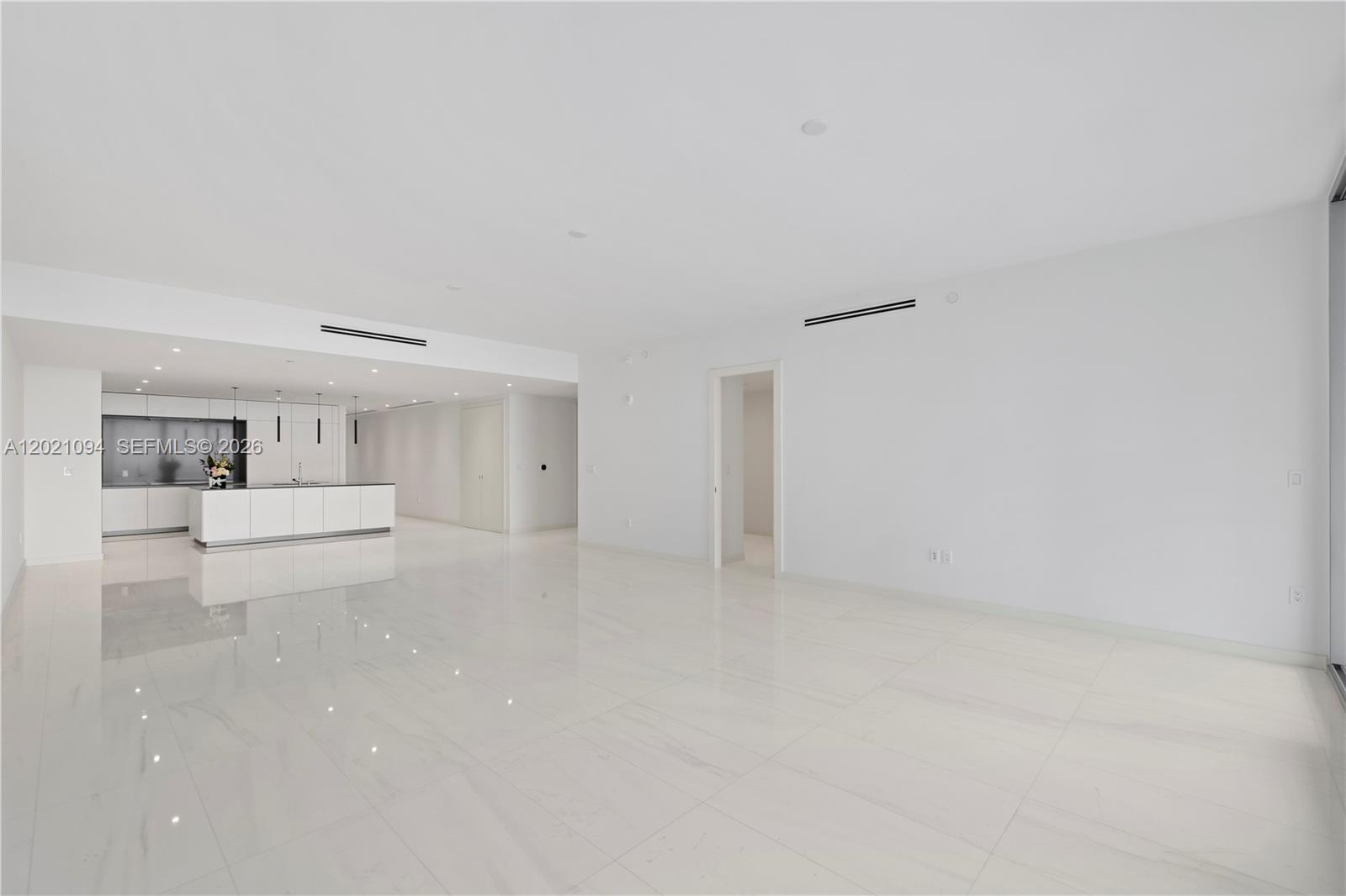 300 Biscayne Blvd Way #3404C, Miami FL 33131