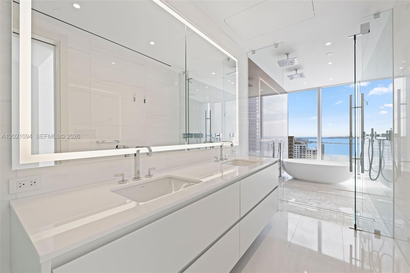 300 Biscayne Blvd Way #3404C, Miami FL 33131
