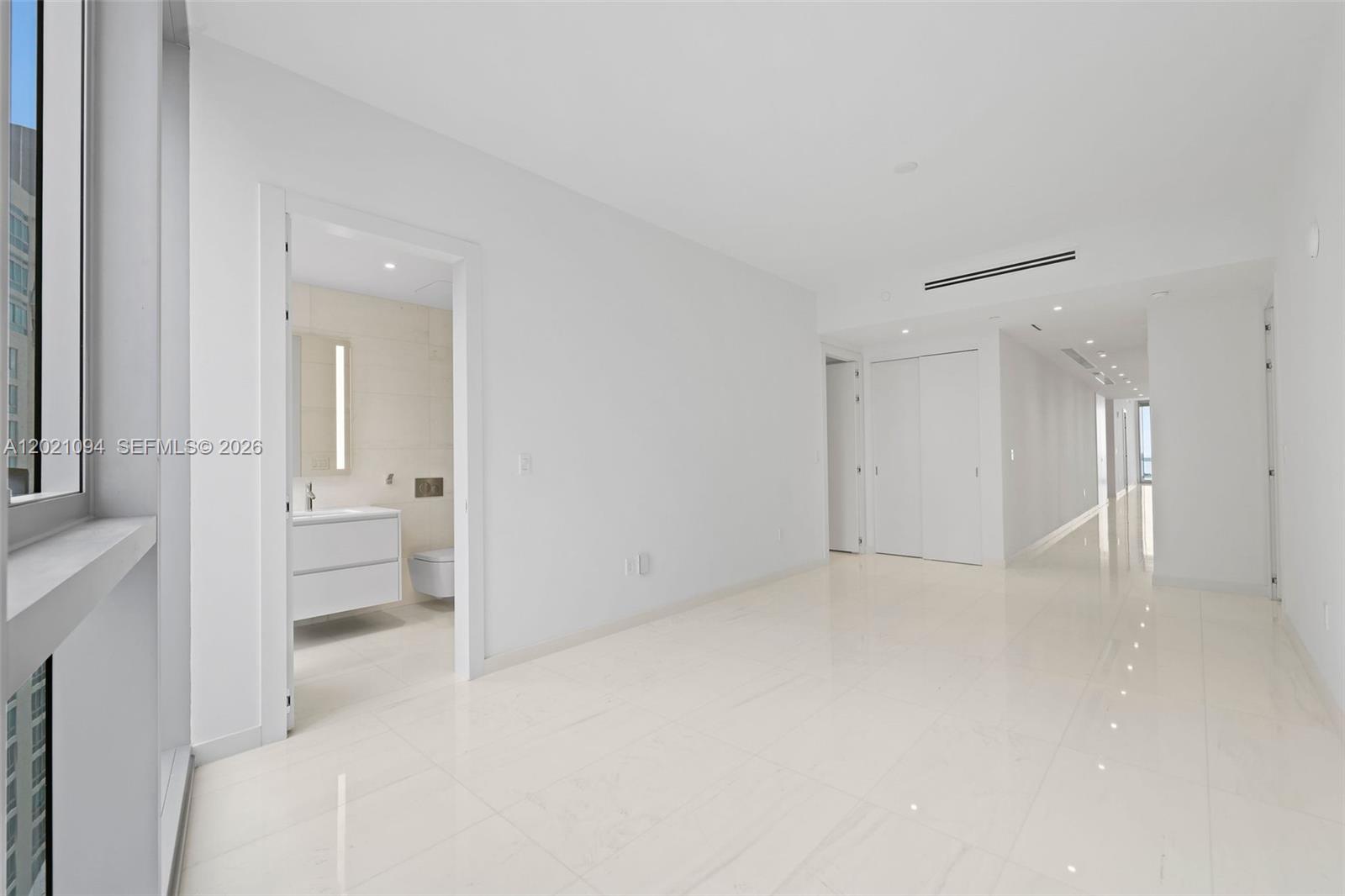 300 Biscayne Blvd Way #3404C, Miami FL 33131