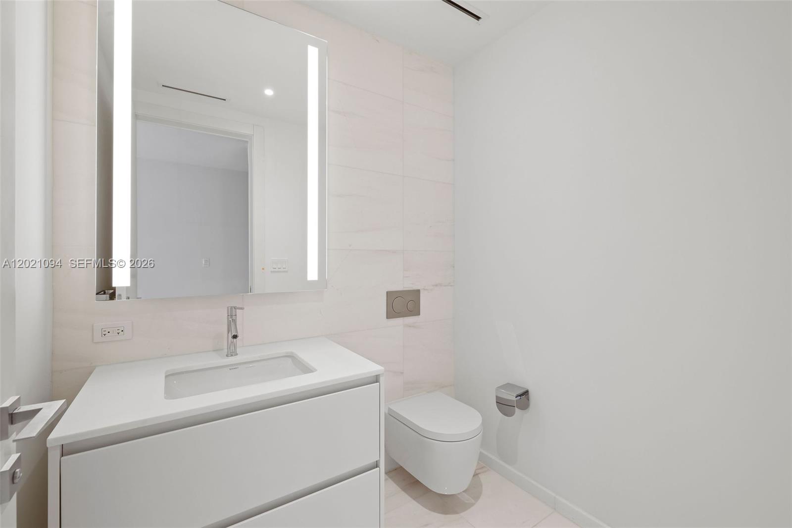 300 Biscayne Blvd Way #3404C, Miami FL 33131