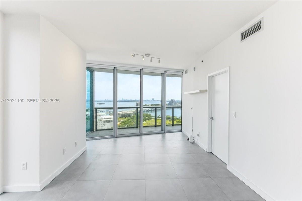 888 Biscayne Blvd #2212, Miami FL 33132