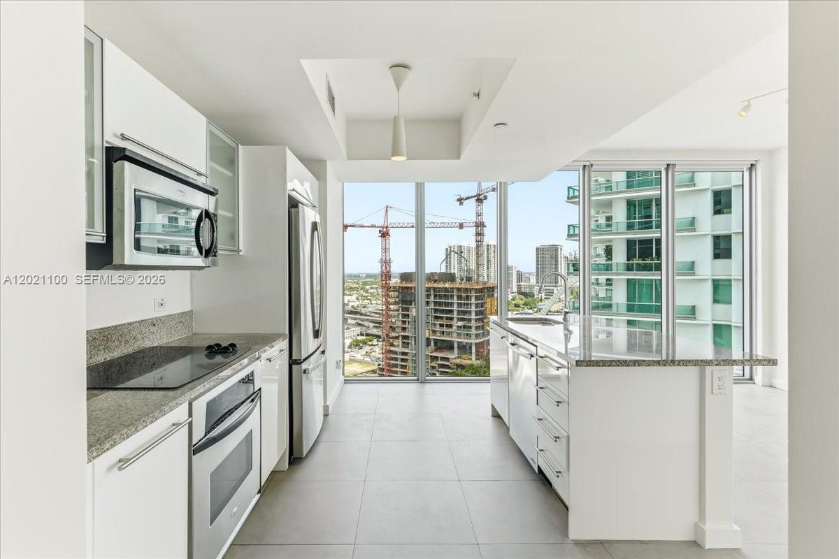 888 Biscayne Blvd #2212, Miami FL 33132