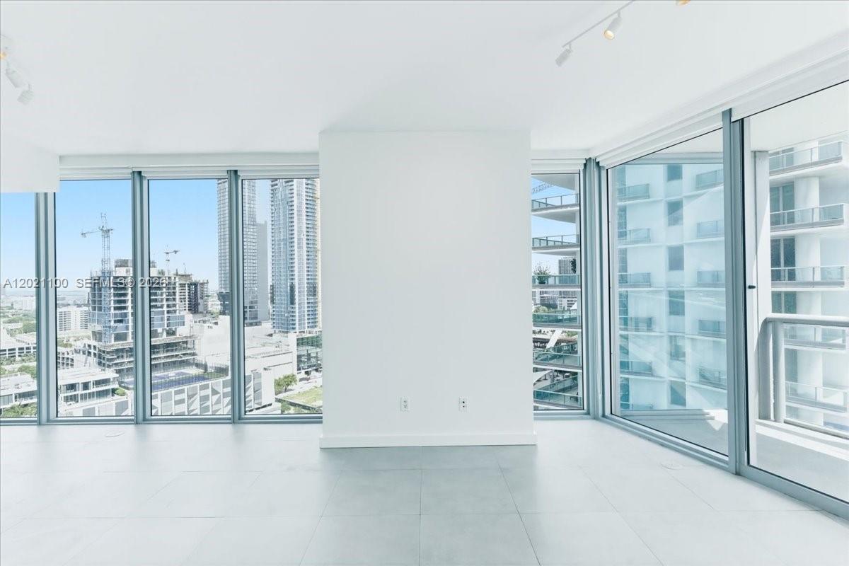 888 Biscayne Blvd #2212, Miami FL 33132