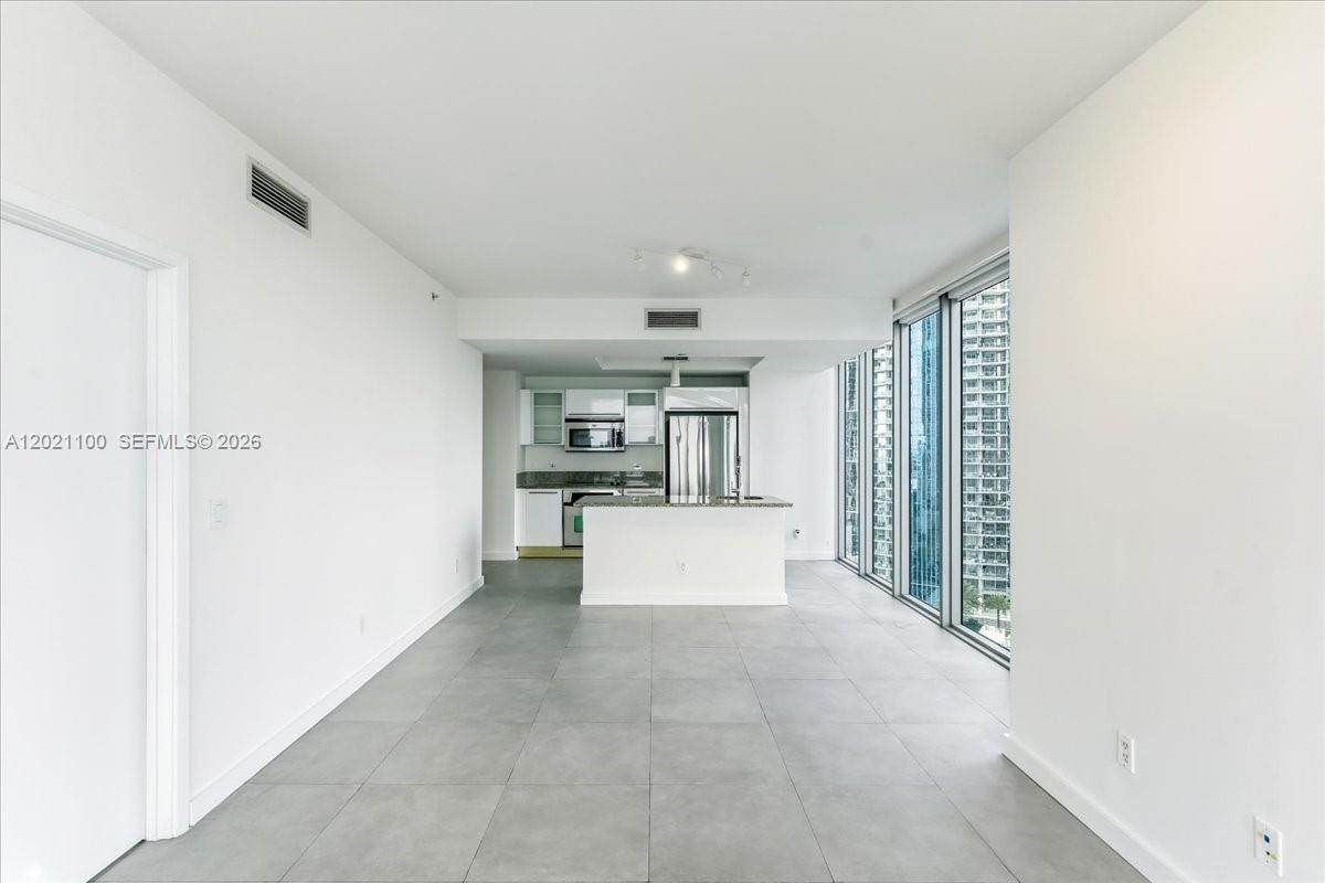 888 Biscayne Blvd #2212, Miami FL 33132