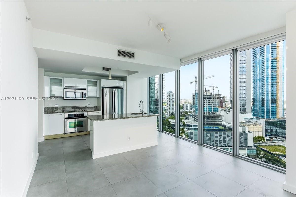 888 Biscayne Blvd #2212, Miami FL 33132