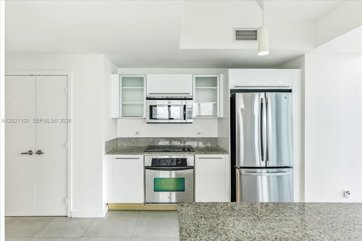 888 Biscayne Blvd #2212, Miami FL 33132