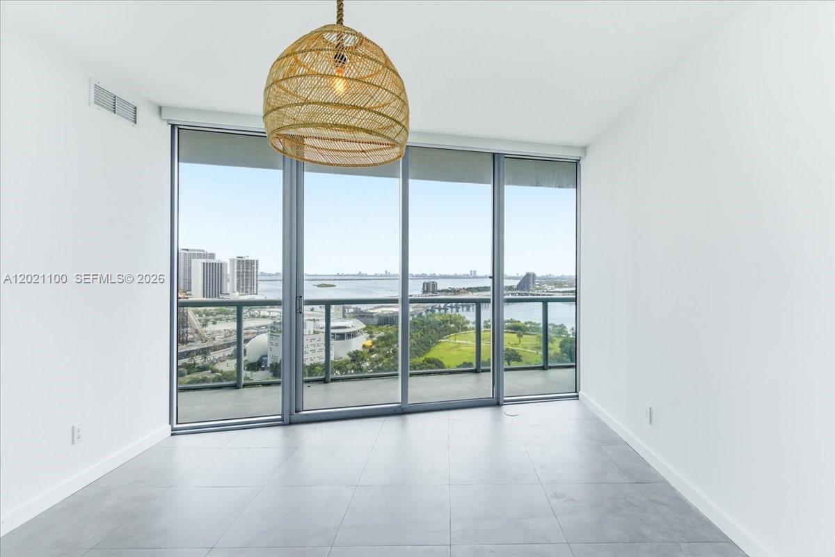 888 Biscayne Blvd #2212, Miami FL 33132