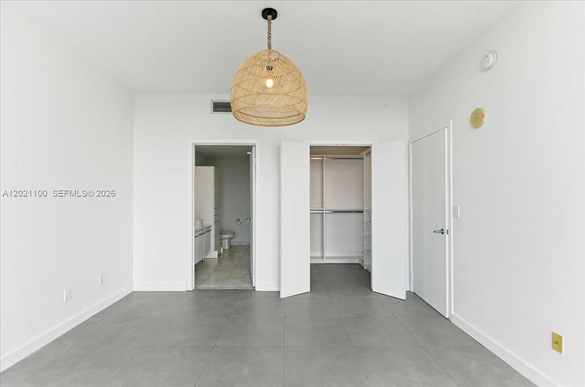 888 Biscayne Blvd #2212, Miami FL 33132