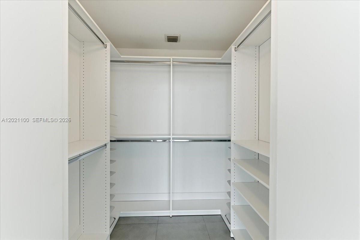 888 Biscayne Blvd #2212, Miami FL 33132