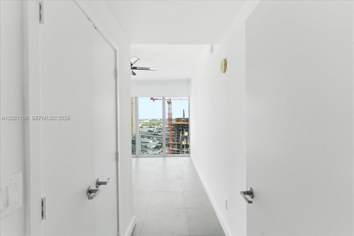 888 Biscayne Blvd #2212, Miami FL 33132
