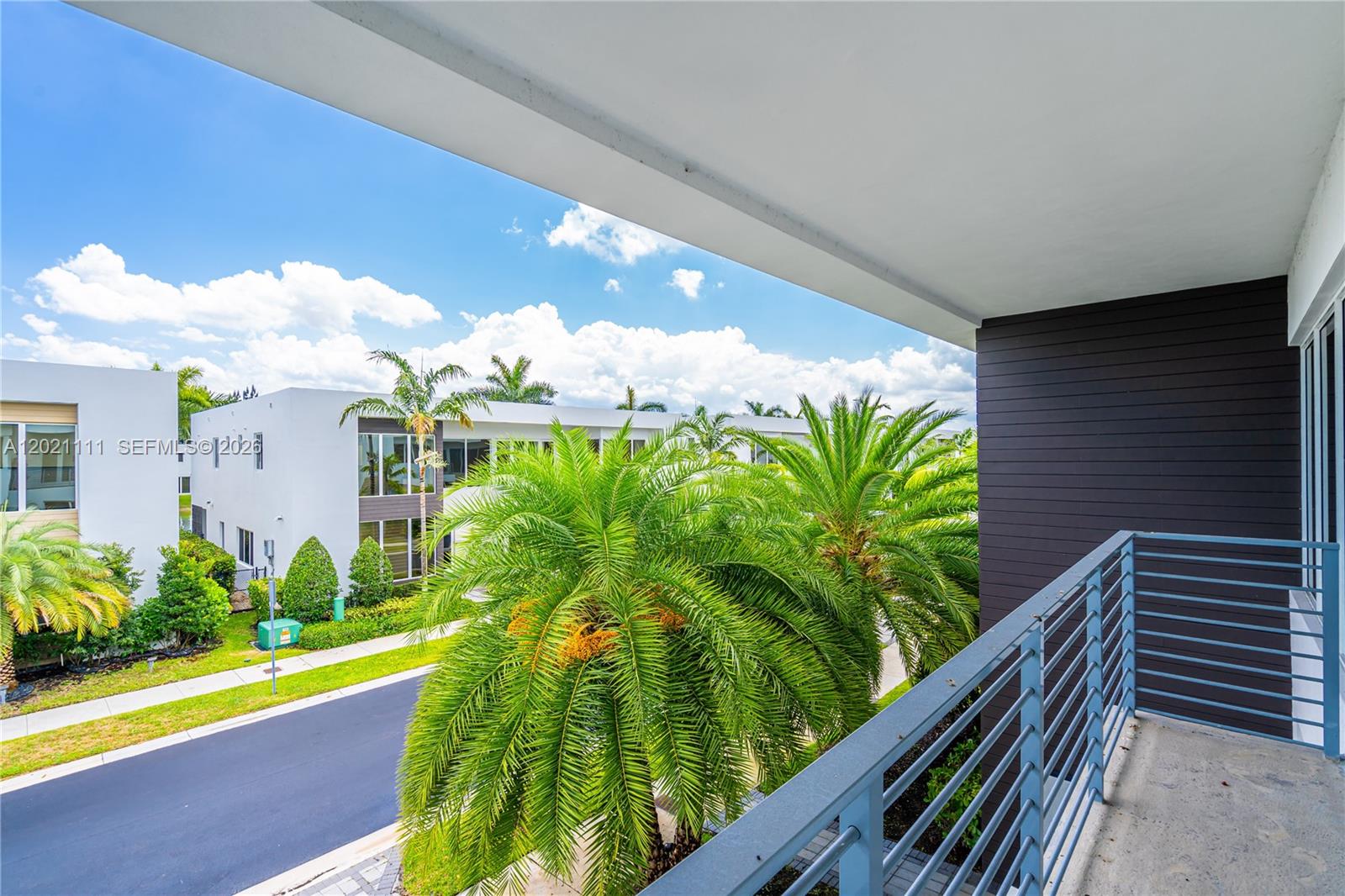 10267 NW 75th Ter, Doral FL 33178
