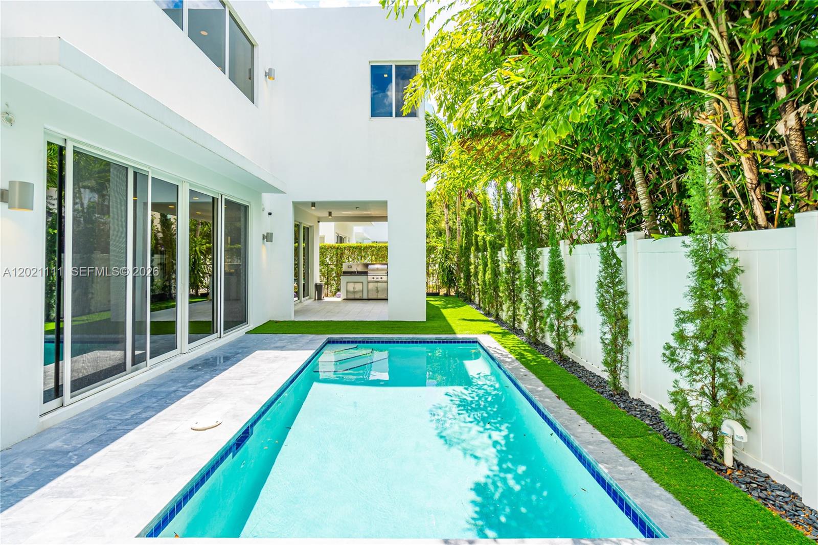 10267 NW 75th Ter, Doral FL 33178