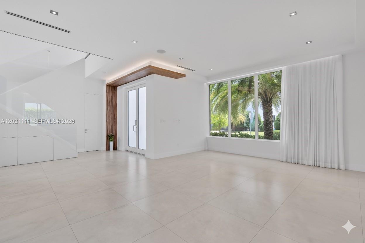 10267 NW 75th Ter, Doral FL 33178