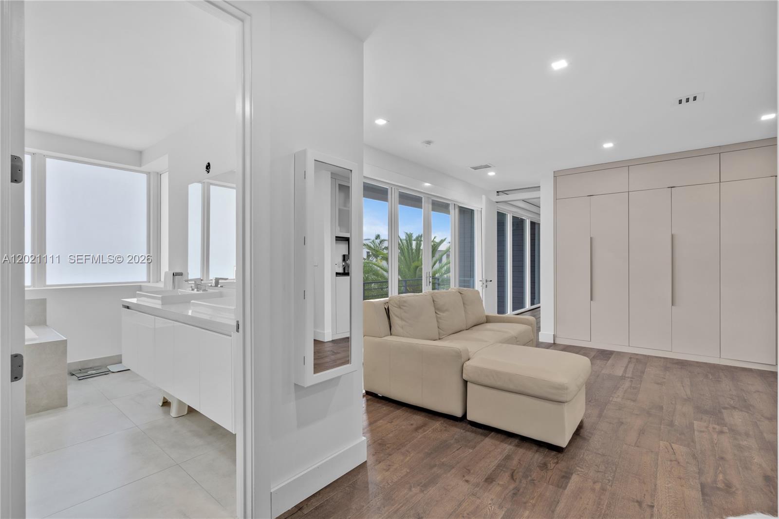10267 NW 75th Ter, Doral FL 33178