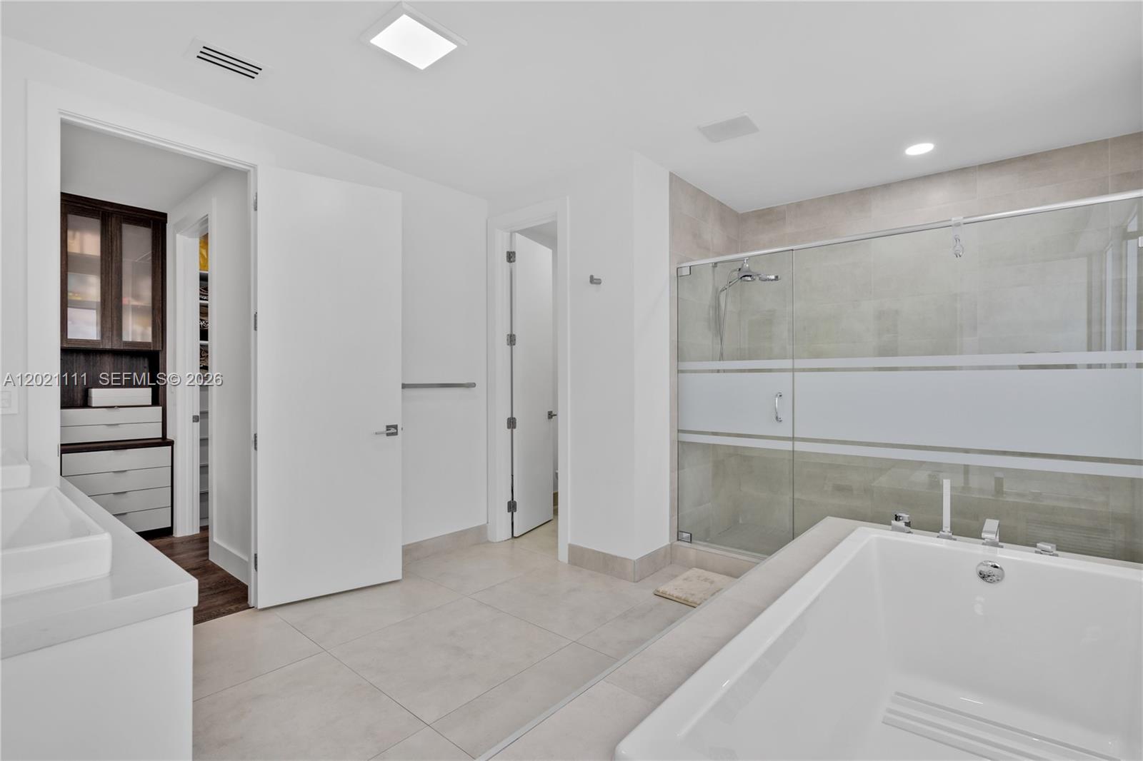 10267 NW 75th Ter, Doral FL 33178