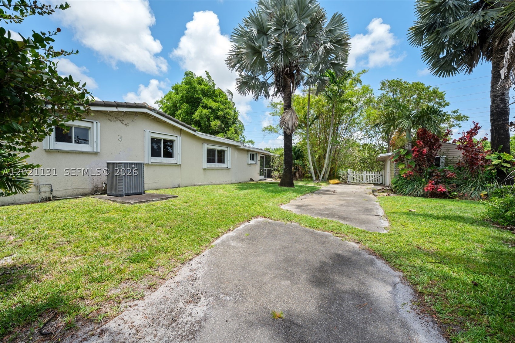 4512 SW 37th Ave, Dania Beach FL 33312