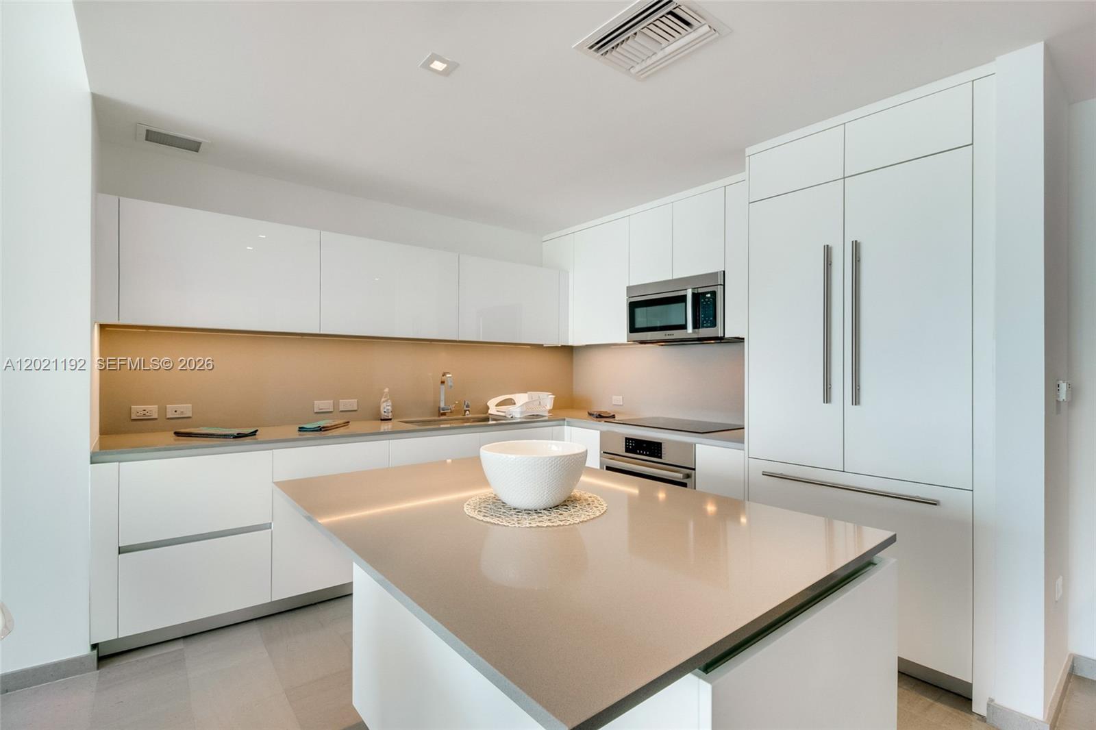 88 SW 7th St #1905, Miami FL 33130