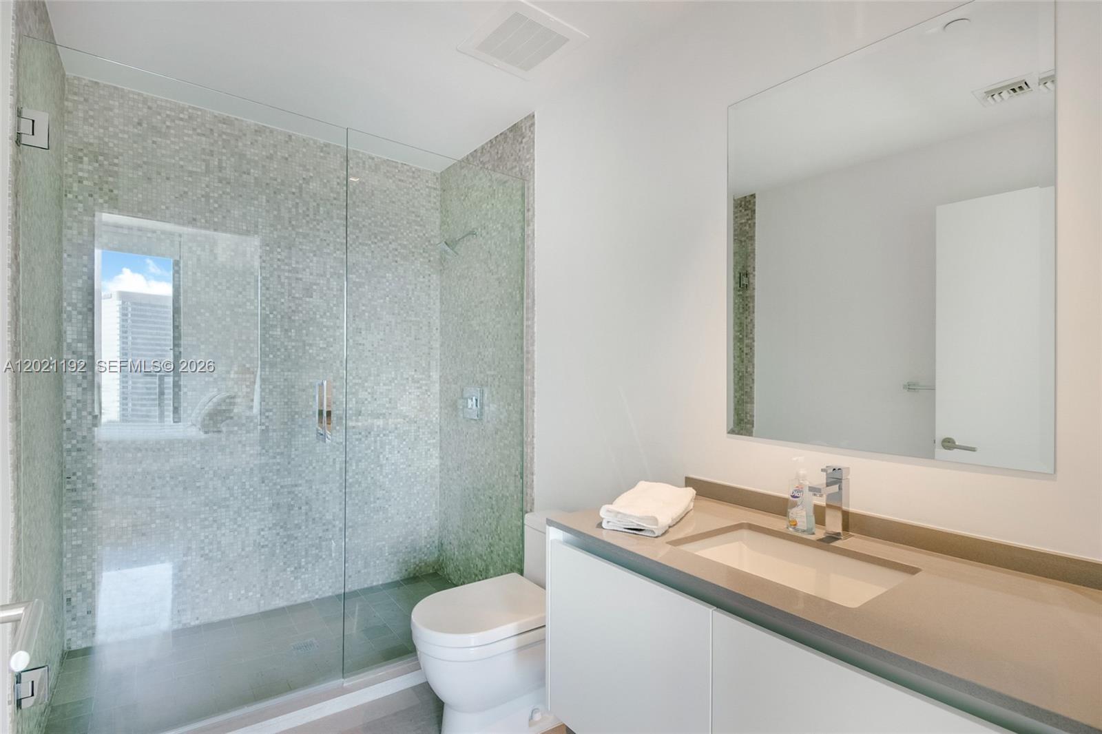 88 SW 7th St #1905, Miami FL 33130