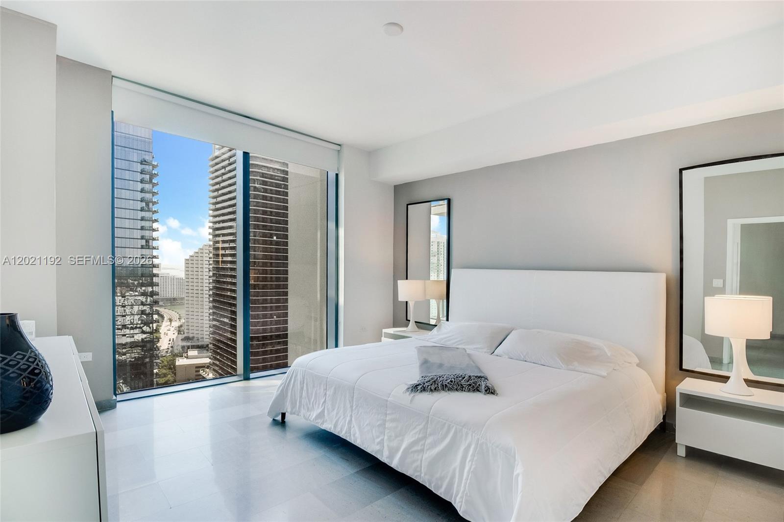 88 SW 7th St #1905, Miami FL 33130