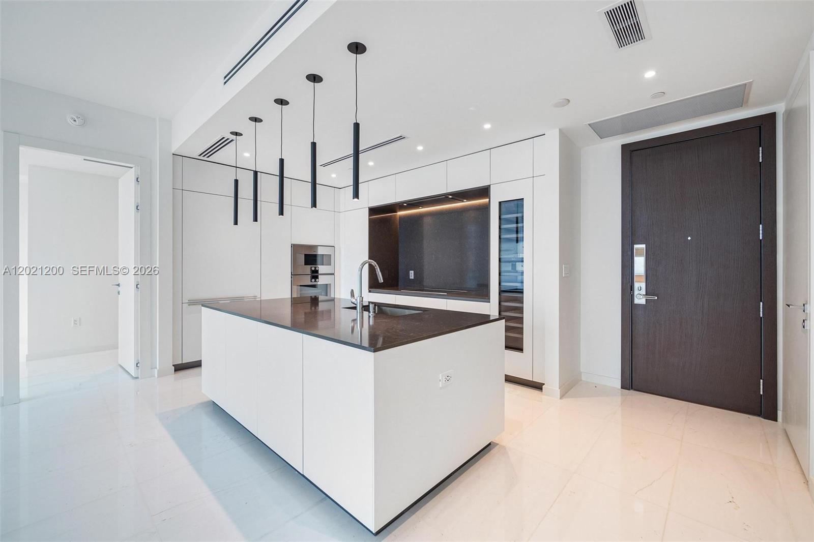 300 Biscayne Boulevard Way #2906W, Miami FL 33131