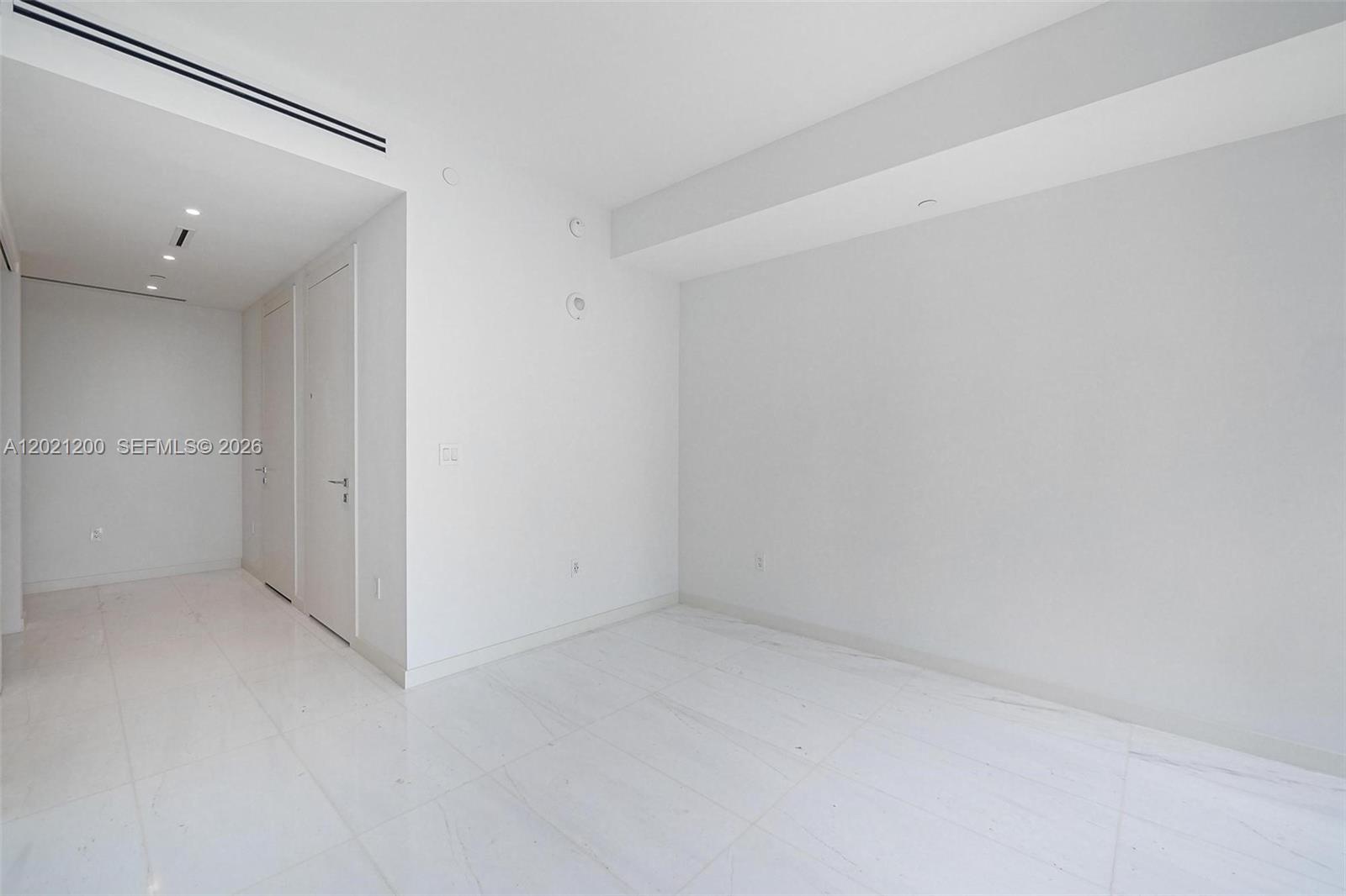 300 Biscayne Boulevard Way #2906W, Miami FL 33131