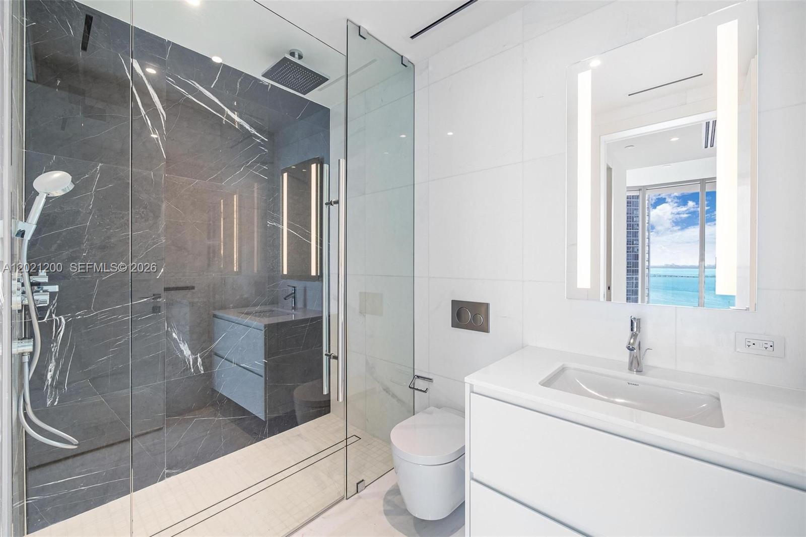 300 Biscayne Boulevard Way #2906W, Miami FL 33131