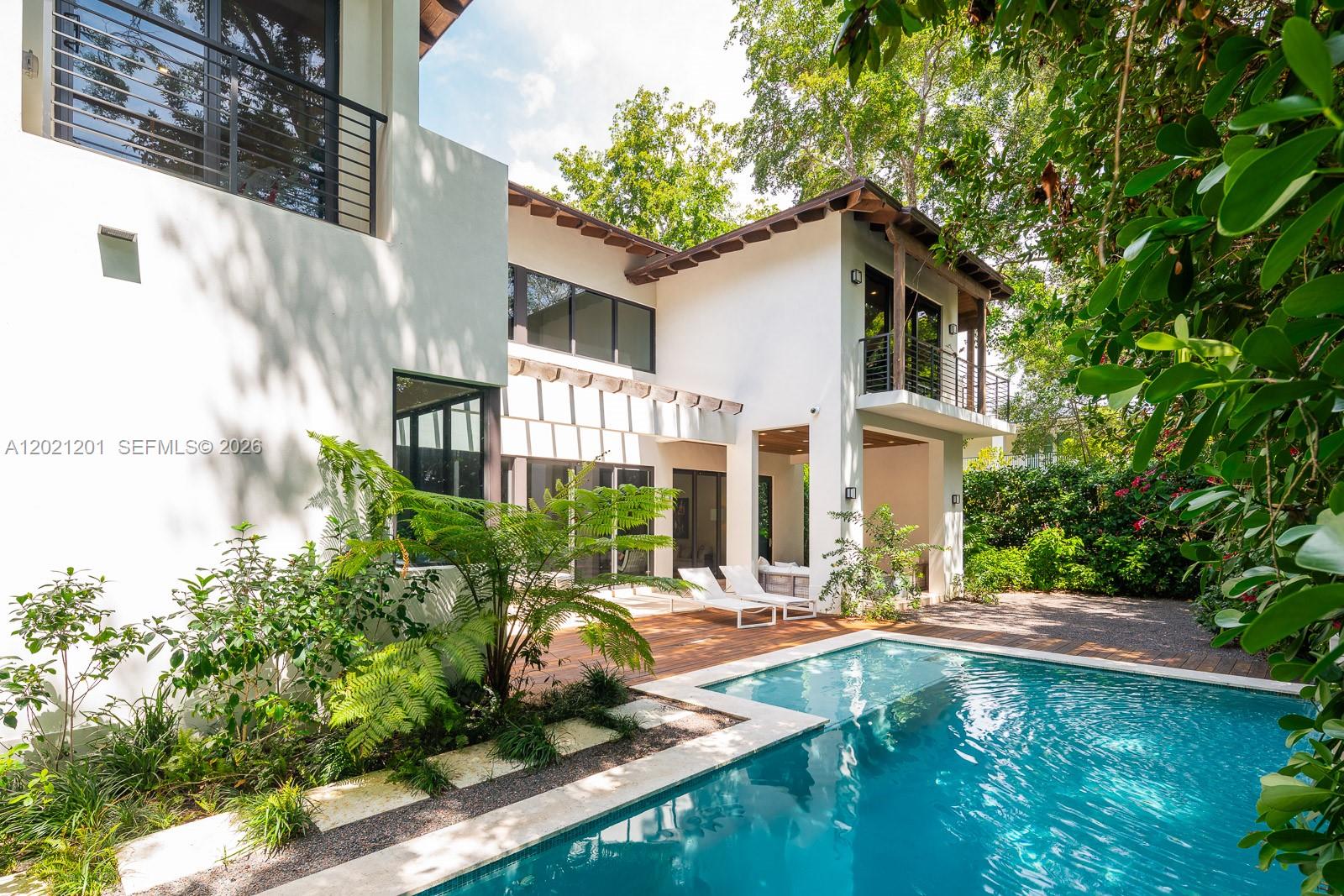 4760 SW 76th Ter, Miami FL 33143