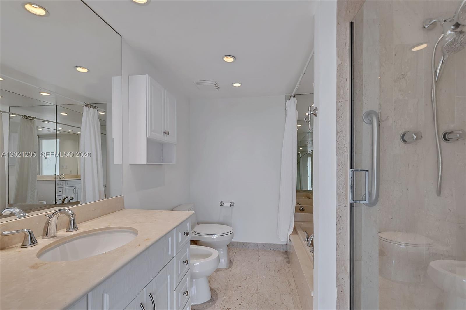 3 Grove Isle Dr #C1606, Coconut Grove FL 33133