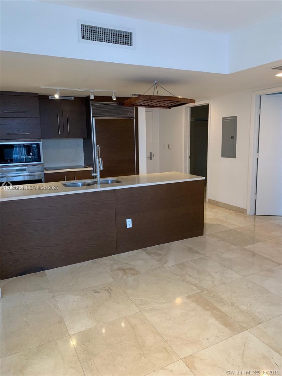 475 Brickell Ave #1813, Miami FL 33131