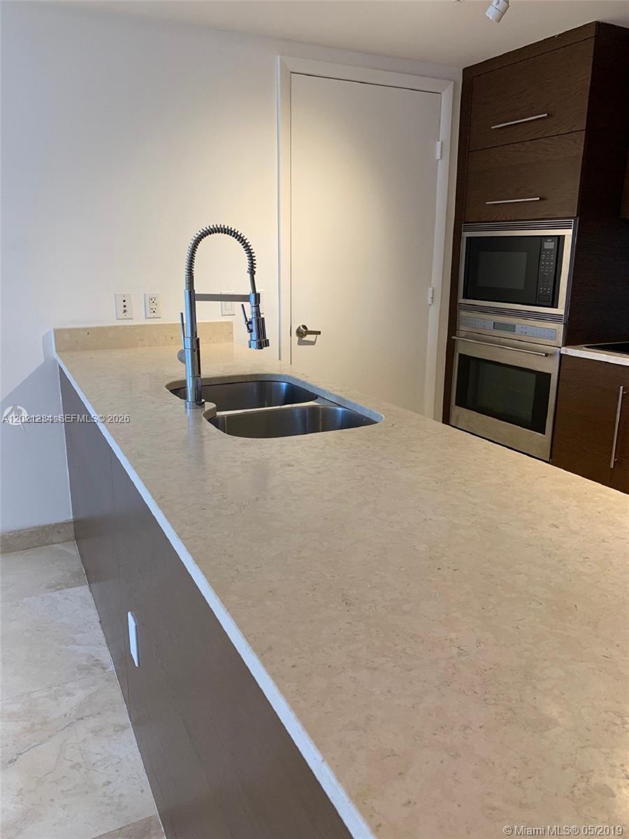 475 Brickell Ave #1813, Miami FL 33131