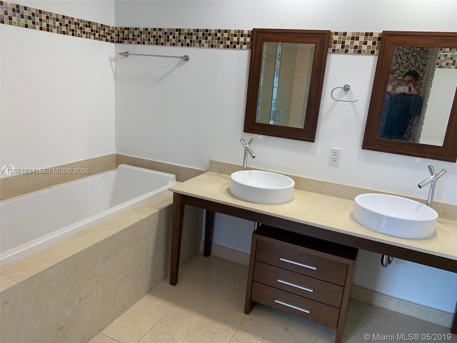 475 Brickell Ave #1813, Miami FL 33131
