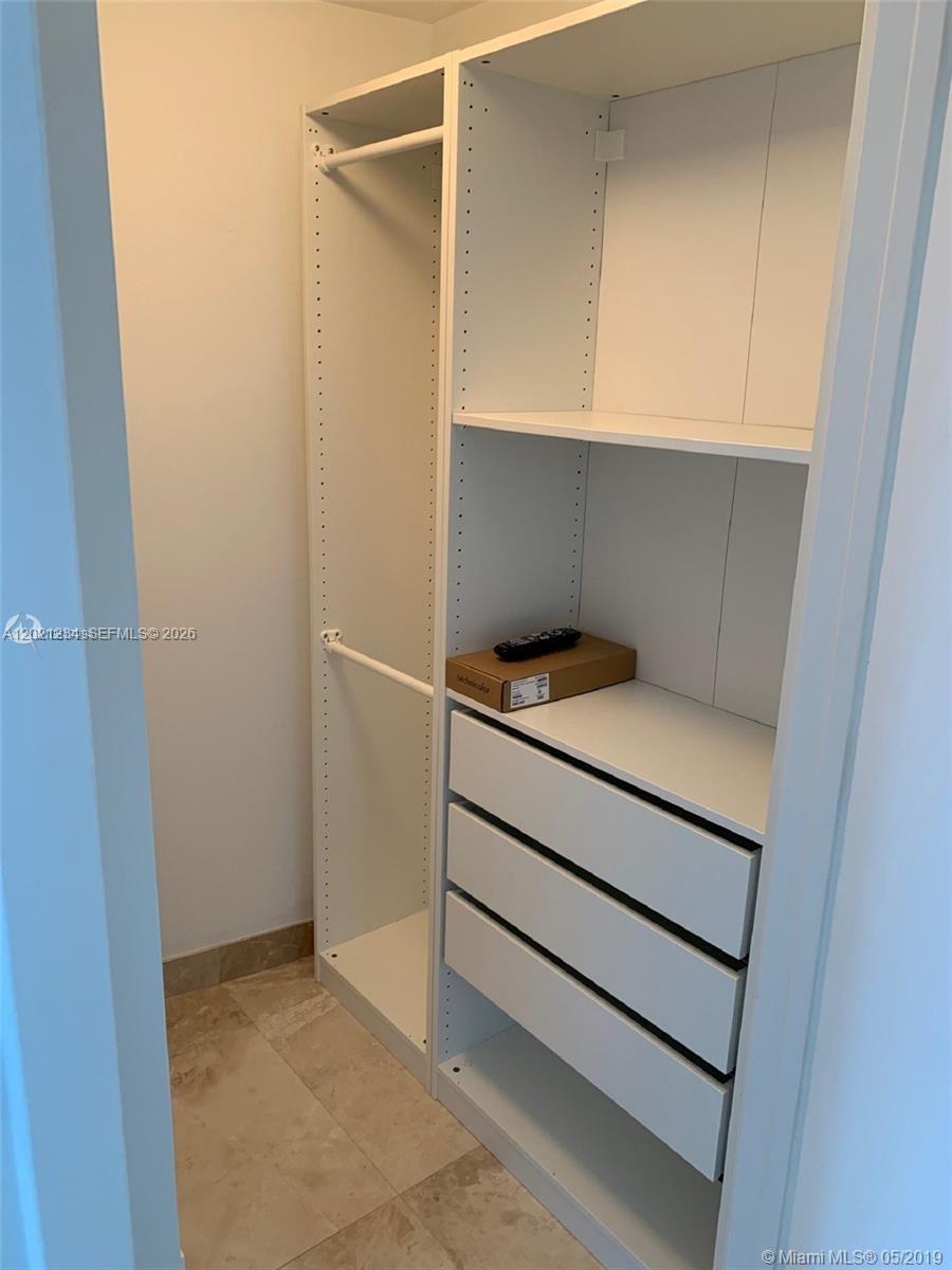 475 Brickell Ave #1813, Miami FL 33131