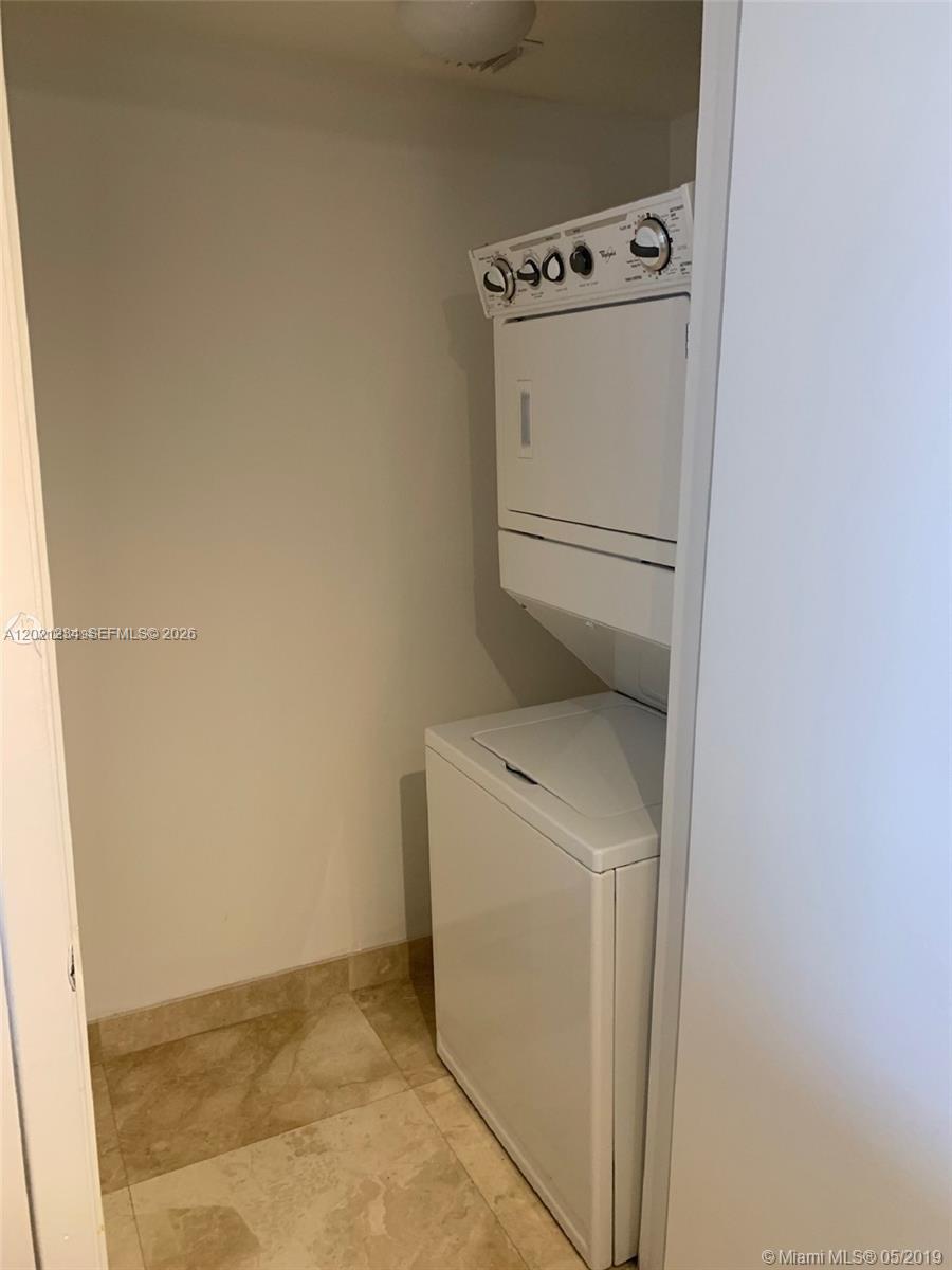 475 Brickell Ave #1813, Miami FL 33131