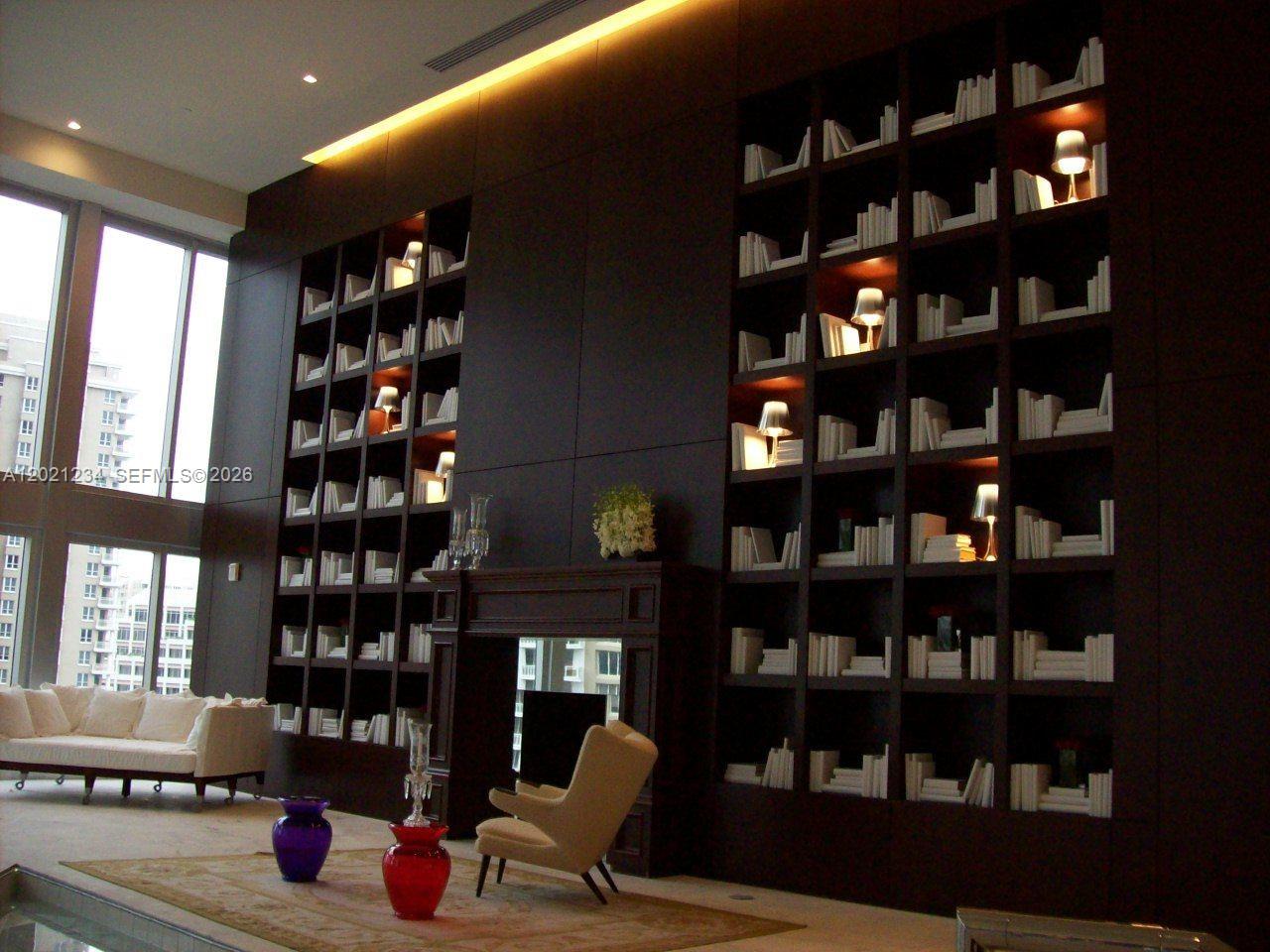475 Brickell Ave #1813, Miami FL 33131