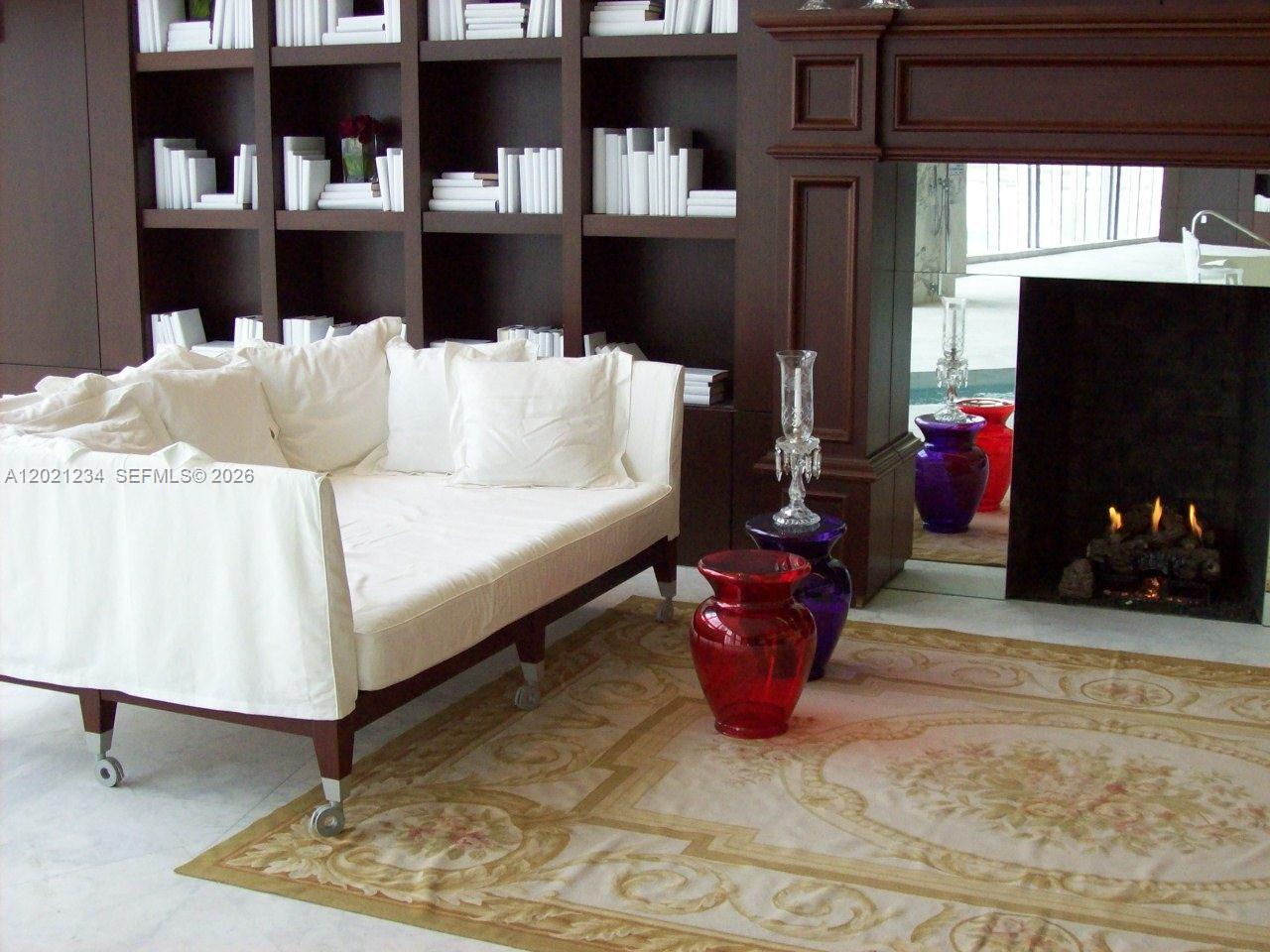475 Brickell Ave #1813, Miami FL 33131
