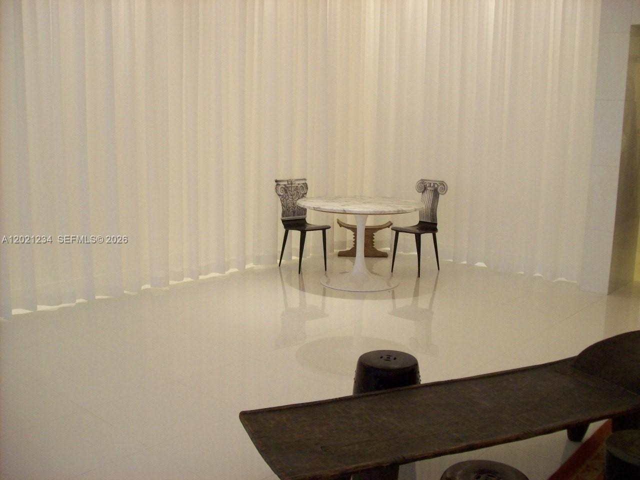 475 Brickell Ave #1813, Miami FL 33131