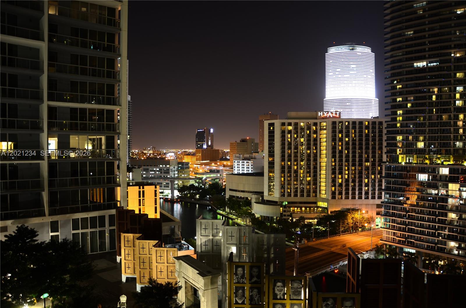 475 Brickell Ave #1813, Miami FL 33131