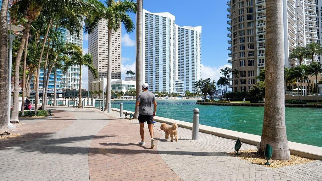 475 Brickell Ave #1813, Miami FL 33131