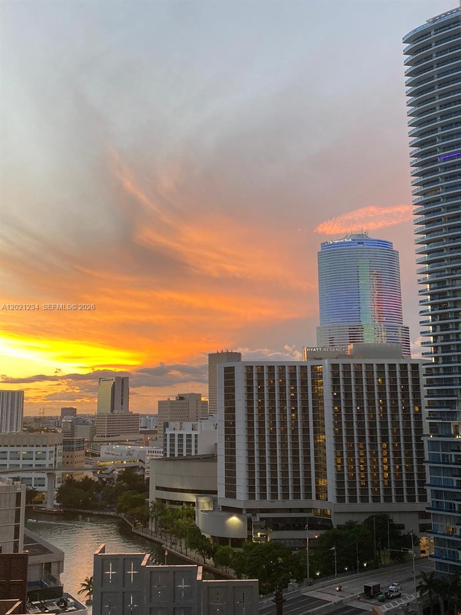 475 Brickell Ave #1813, Miami FL 33131
