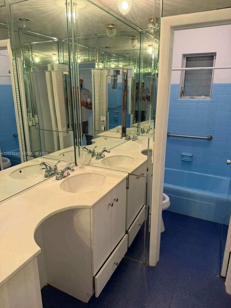 5127 Alton Rd, Miami Beach FL 33140