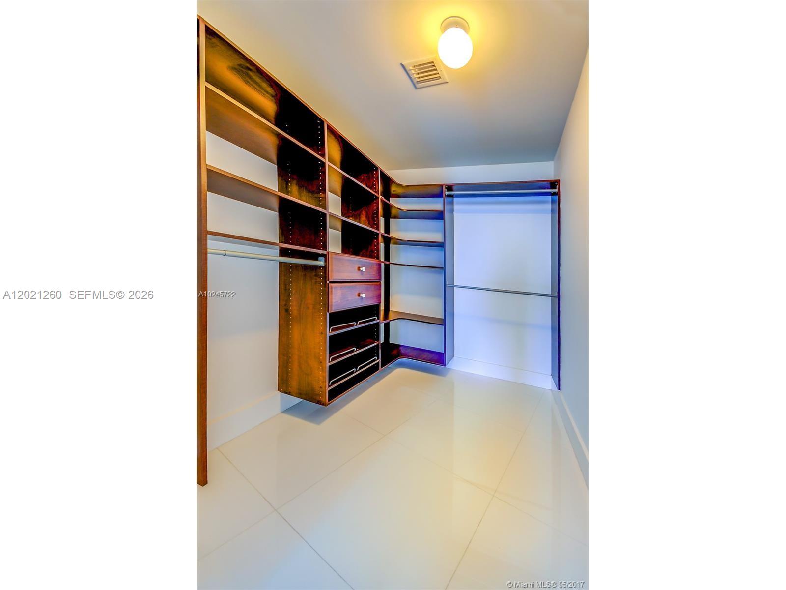 200 Biscayne Boulevard Way #3404, Miami FL 33131