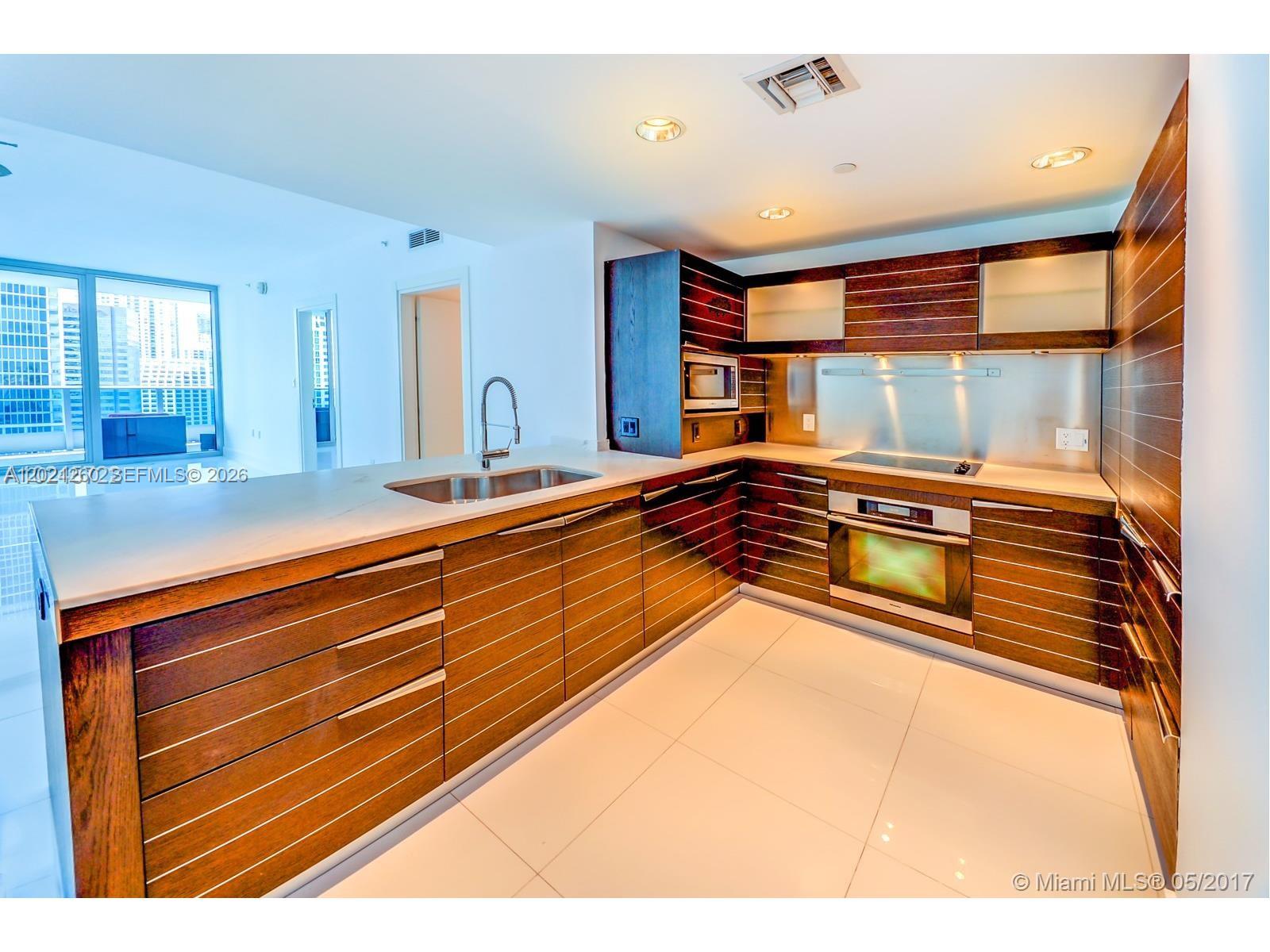 200 Biscayne Boulevard Way #3404, Miami FL 33131